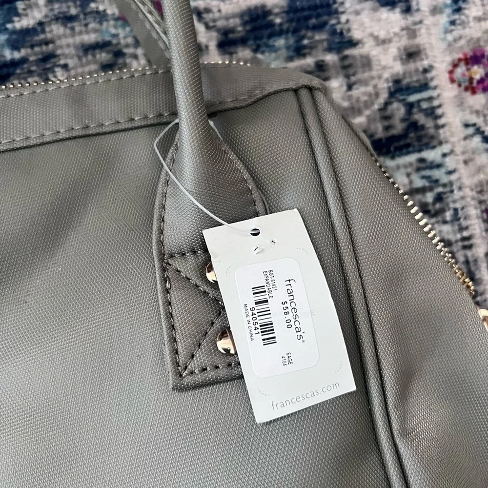 NWT Francesca‘s Green Backpack - Picture 2 of 5